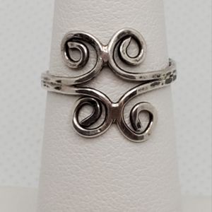 Cute swirl ring